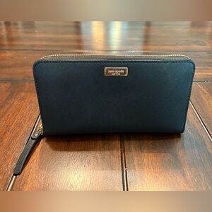 Kate Spade Black Leather Zip Wallet – Gold Hardware